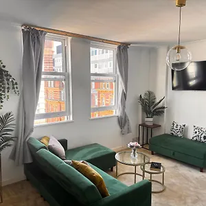  Apartment Serene Ocean Side Btn